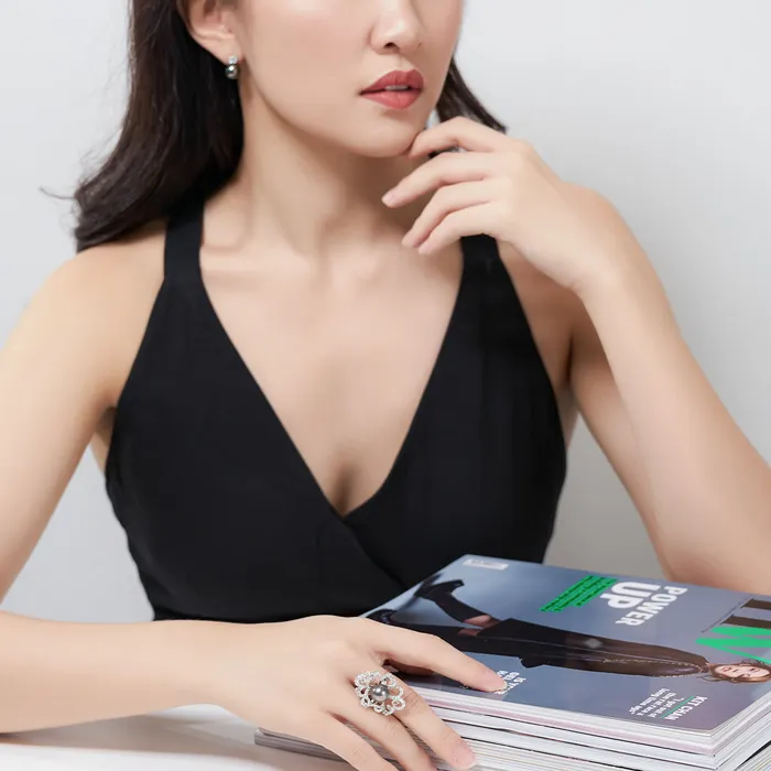 Pearly Lustre Rings 18K Diamond Tahitian Pearl Ring KR00060