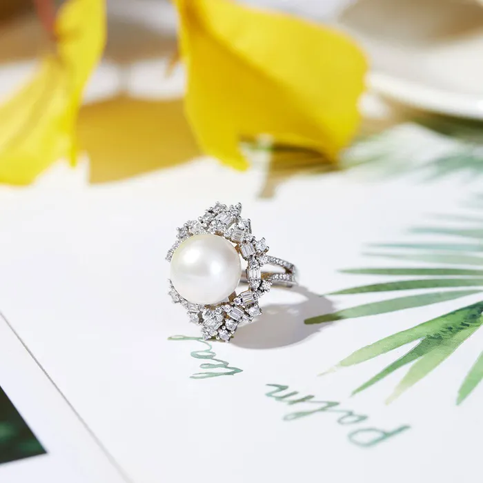 Pearly Lustre Rings Elegant Edison Pearl Ring WR00004