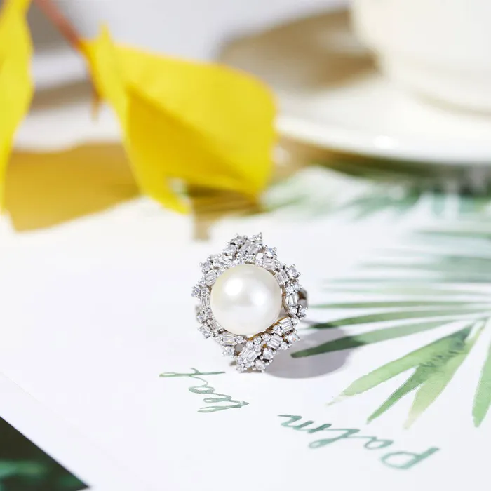 Pearly Lustre Rings Elegant Edison Pearl Ring WR00004