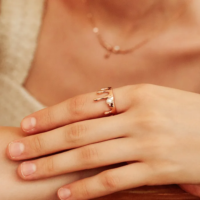Pearly Lustre Top Grade Freshwater Pearl Ring WR00241 FLUID Rings