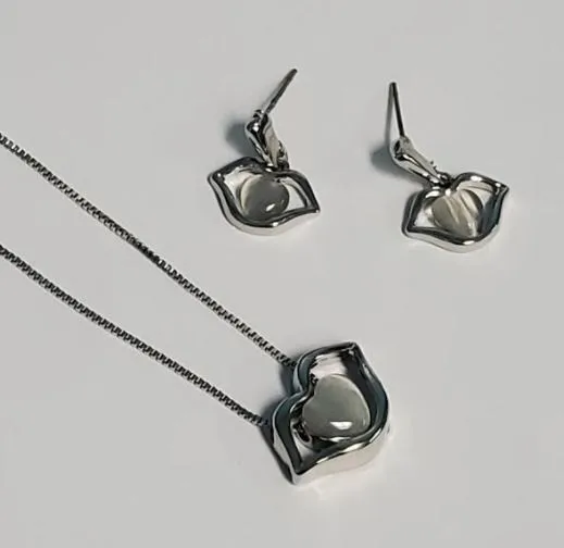 POLLY Necklaces N607 Silver Lips Moonstone Necklace with FREE EARRINGS