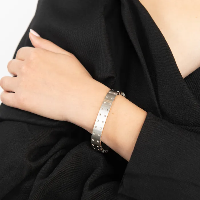 PreOwned Roberto Coin Pois Mois Bangle Roberto Coin Bracelets