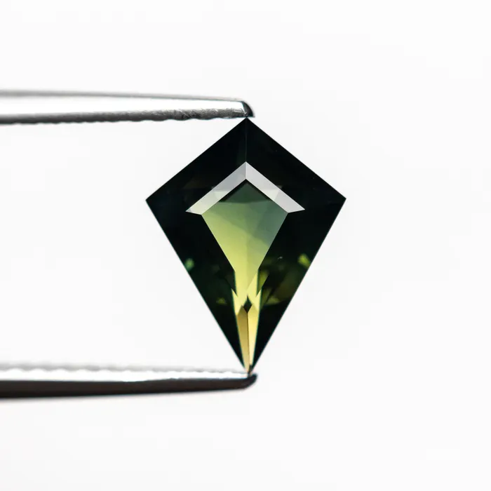 Rings Misfit Gems 129ct 967x750x347mm Kite Step Cut Sapphire 2536102