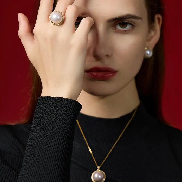 Rings Pearly Lustre 18K Diamond Edison Mabe Pearl Ring KR00057