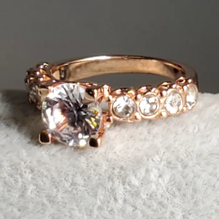 Rings R609 Rose Gold Rhinestone Ring alice