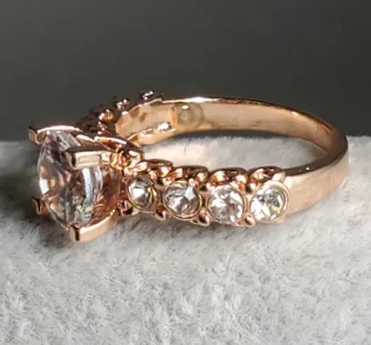 Rings R609 Rose Gold Rhinestone Ring alice