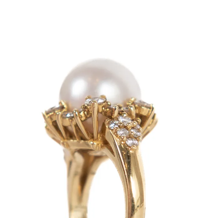 STORE 5a Rings PreOwned Akoya Pearl and Diamond Ring
