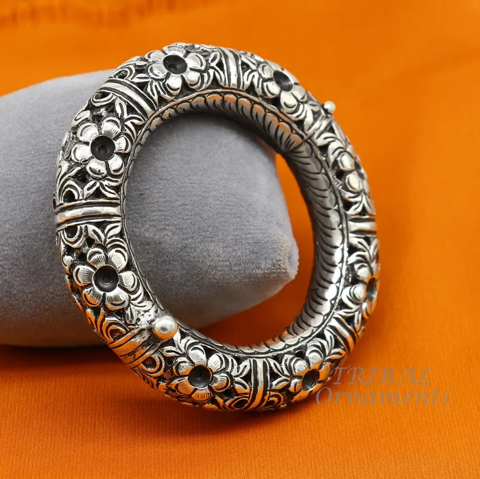 TRIBAL ORNAMENTS Bracelets 925 sterling silver handmade fabulous flower work vintage design bangle bracelet excellent traditional style wedding jewelry nba156