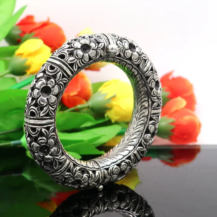 TRIBAL ORNAMENTS Bracelets 925 sterling silver handmade fabulous flower work vintage design bangle bracelet excellent traditional style wedding jewelry nba156