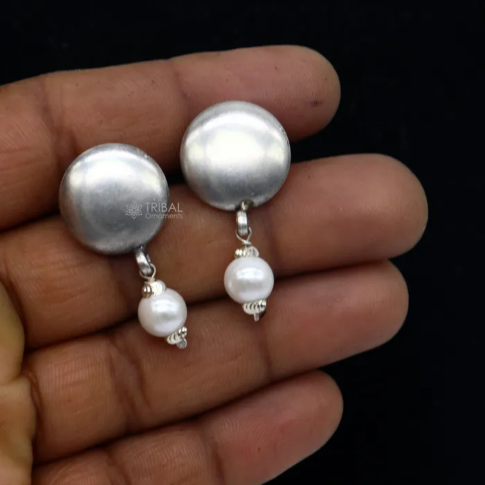 TRIBAL ORNAMENTS Earrings 925 sterling silver plain style handmade round design fabulous Stud earrings tribal jewelry from Rajasthan india s1295 TRIBAL ORNAMENTS Earrings 925 sterling silver plain style handmade round design fabulous Stud earrings tribal jewelry from Rajasthan india s1295