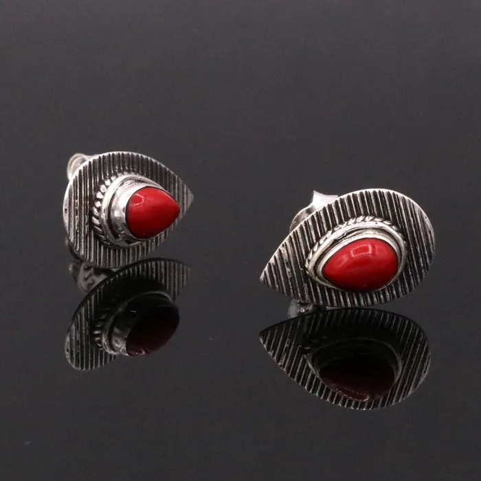 TRIBAL ORNAMENTS Earrings sapphire red color stone handmade 925 sterling silver stud vintage earrings s238