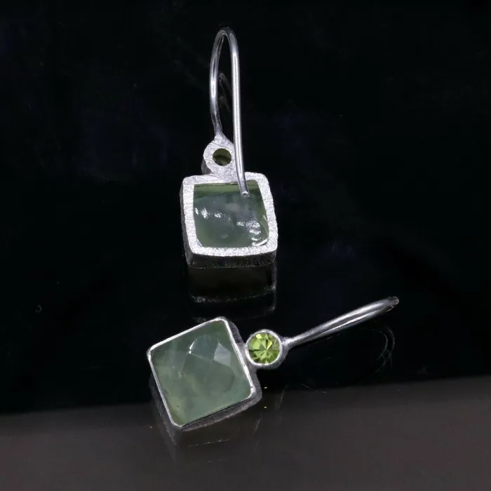 TRIBAL ORNAMENTS Earrings Traditional style stone 925 sterling silver quartz gifting hoop earring s322