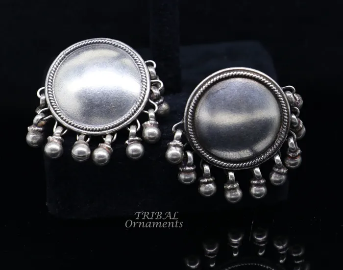 TRIBAL ORNAMENTS Earrings Vintage design 925 sterling silver plain style handmade round design fabulous Stud earrings tribal jewelry from Rajasthan india s1048 TRIBAL ORNAMENTS Earrings Vintage design 925 sterling silver plain style handmade round design fabulous Stud earrings tribal jewelry from Rajasthan india s1048
