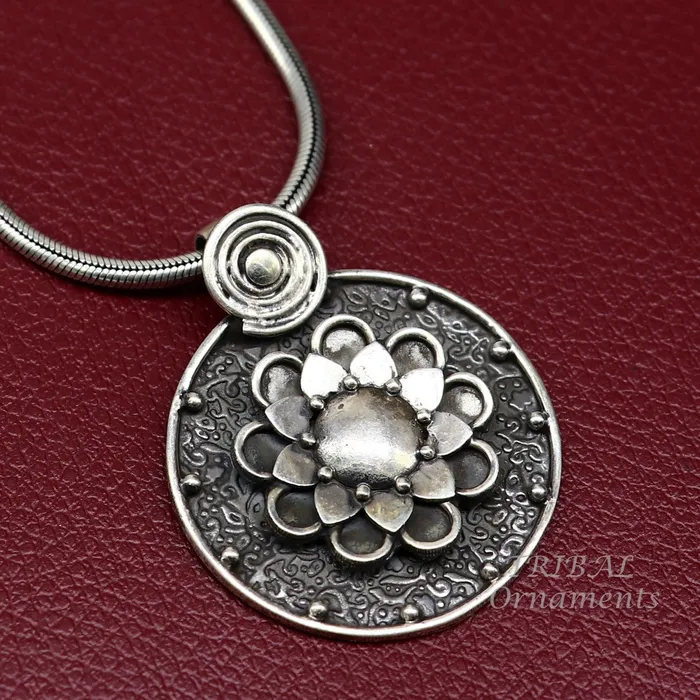 TRIBAL ORNAMENTS Rings Amazing round floral 925 sterling silver amazing flower design unisex pendant ethnic tribal stylish jewelry from india nsp484
