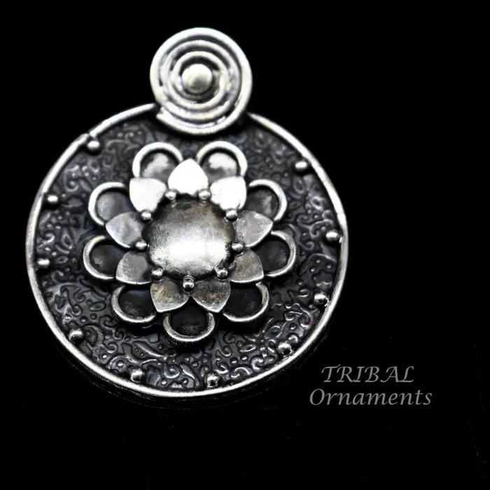 TRIBAL ORNAMENTS Rings Amazing round floral 925 sterling silver amazing flower design unisex pendant ethnic tribal stylish jewelry from india nsp484