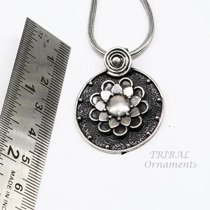 TRIBAL ORNAMENTS Rings Amazing round floral 925 sterling silver amazing flower design unisex pendant ethnic tribal stylish jewelry from india nsp484